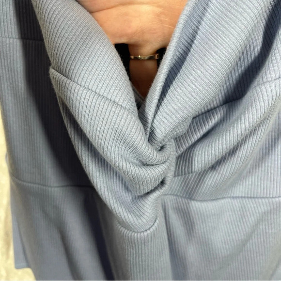 Abercrombie & Fitch NWT Blue Ribbed Twist Back Bodysuit - Picture 4 of 6